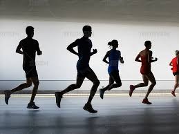 为什么有些玩家总是能“读懂”你的底牌（为何有人总能看穿你的底牌？）